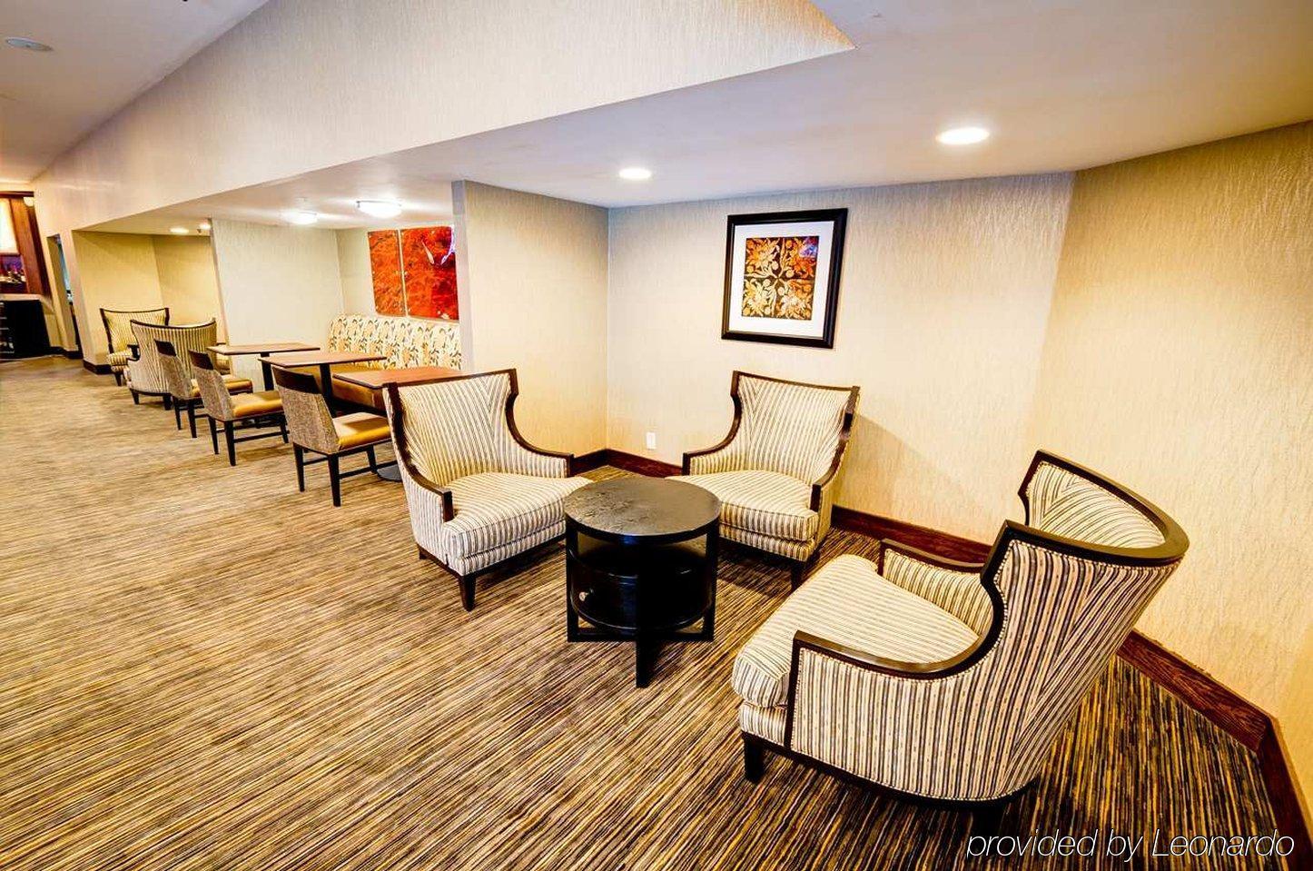 Doubletree By Hilton Hotel Raleigh - Brownstone - University Екстер'єр фото