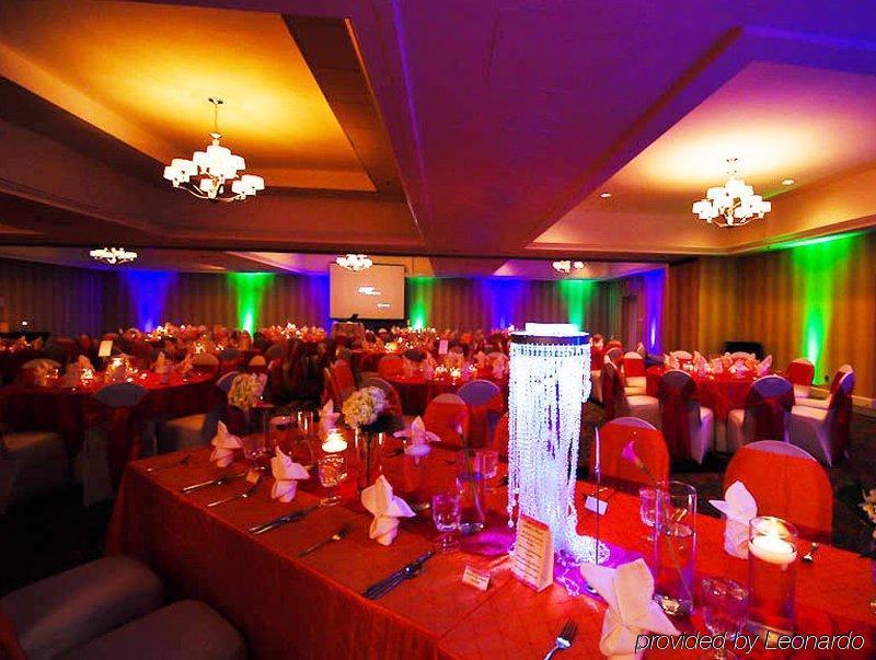 Doubletree By Hilton Hotel Raleigh - Brownstone - University Екстер'єр фото