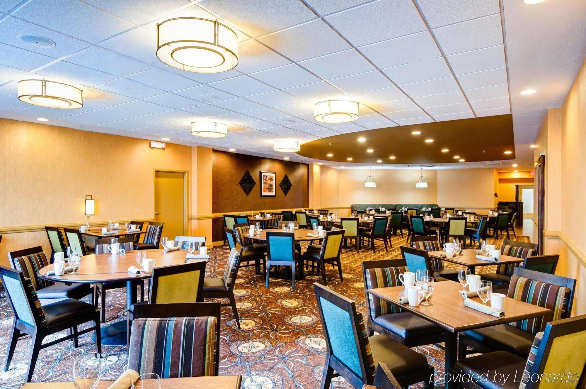 Doubletree By Hilton Hotel Raleigh - Brownstone - University Екстер'єр фото