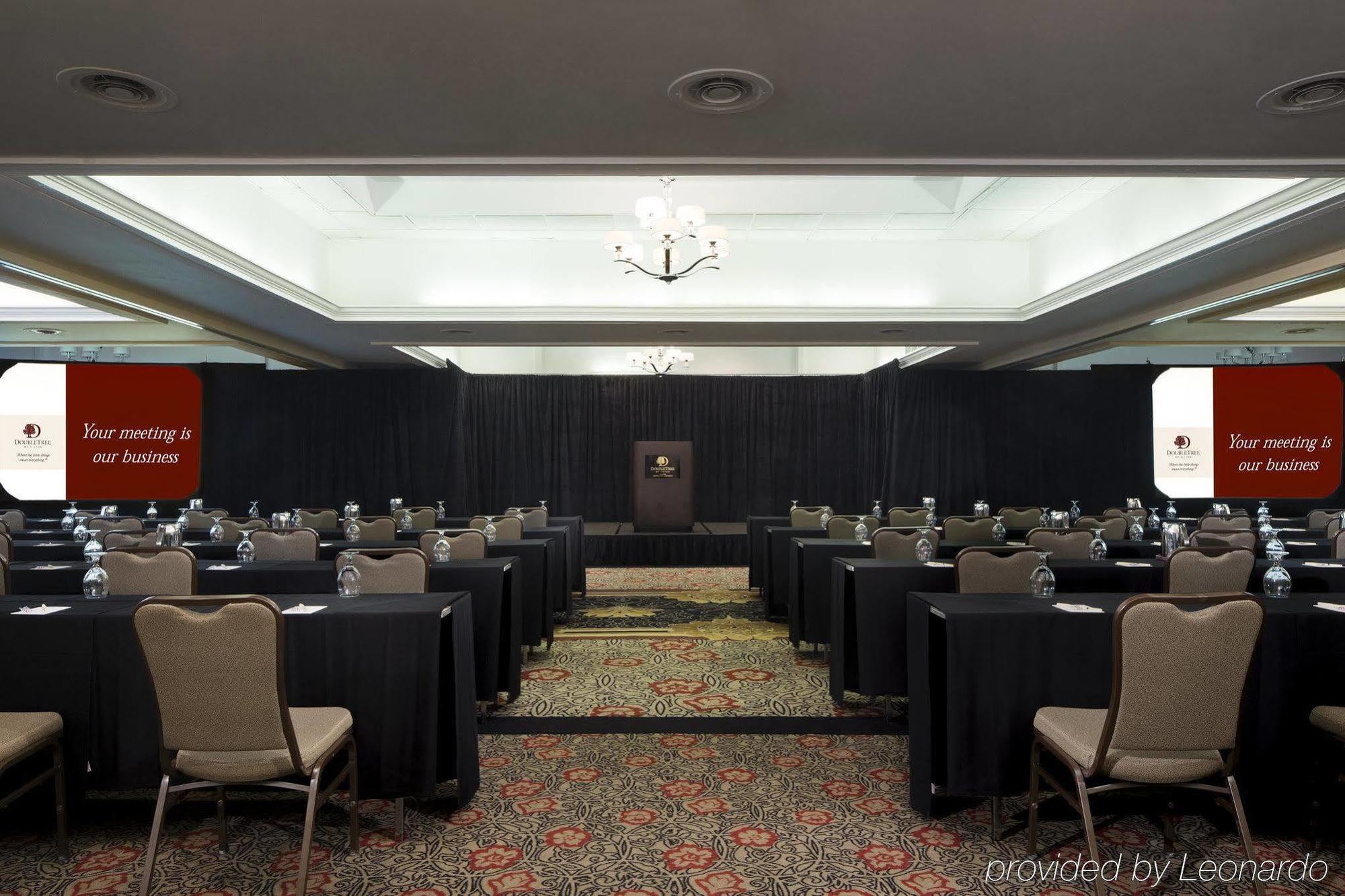 Doubletree By Hilton Hotel Raleigh - Brownstone - University Екстер'єр фото