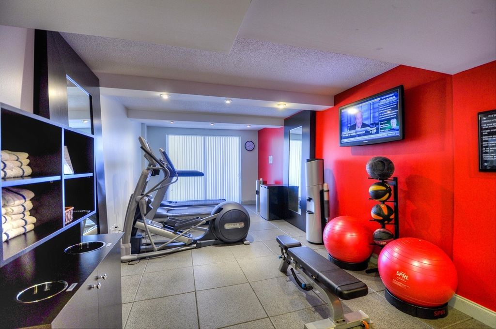Doubletree By Hilton Hotel Raleigh - Brownstone - University Зручності фото