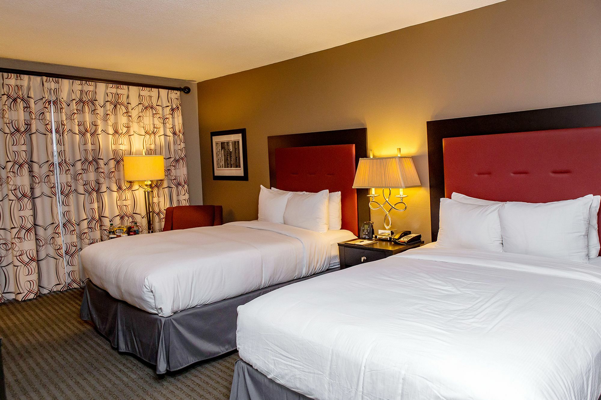 Doubletree By Hilton Hotel Raleigh - Brownstone - University Екстер'єр фото