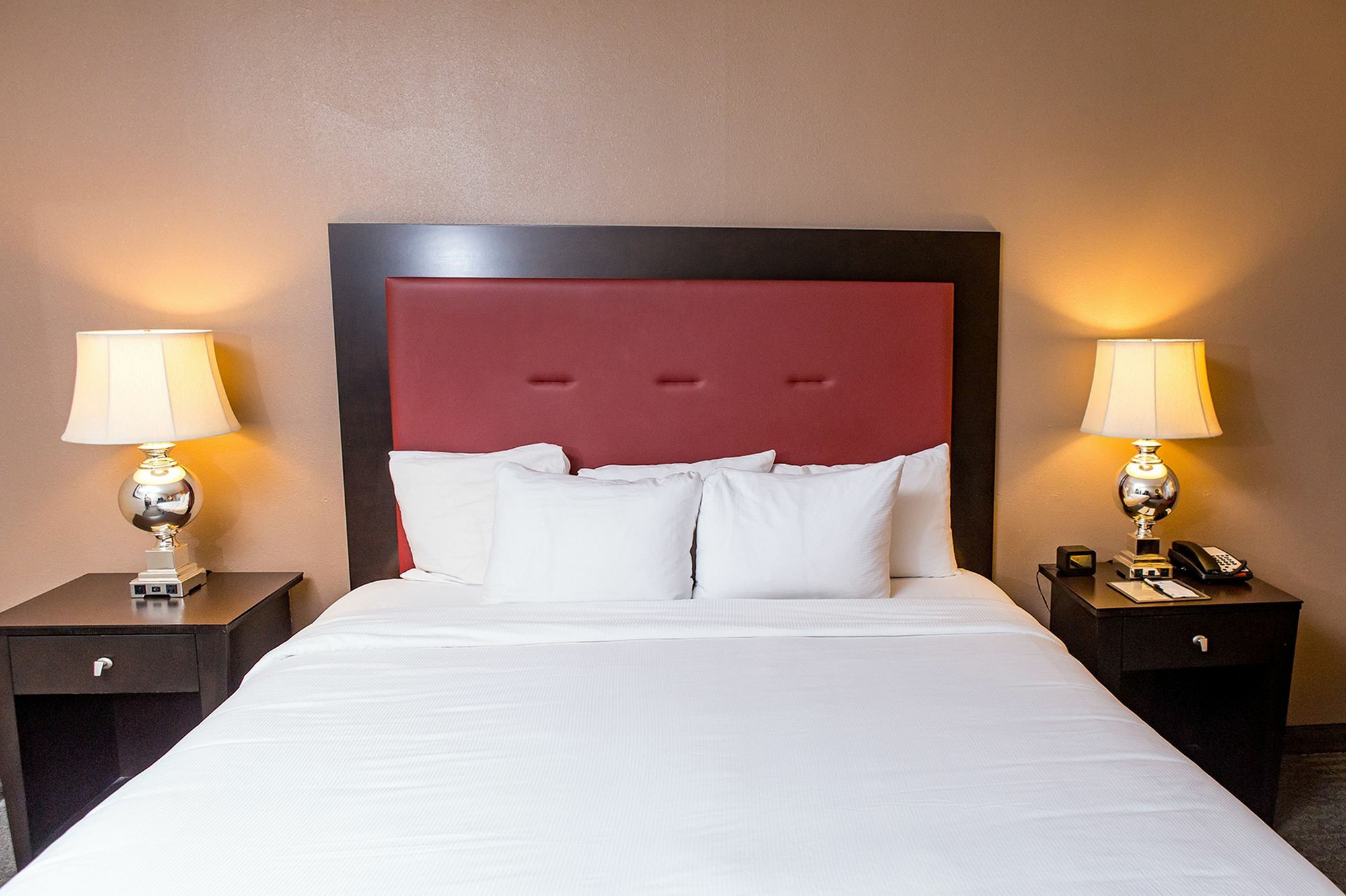 Doubletree By Hilton Hotel Raleigh - Brownstone - University Екстер'єр фото