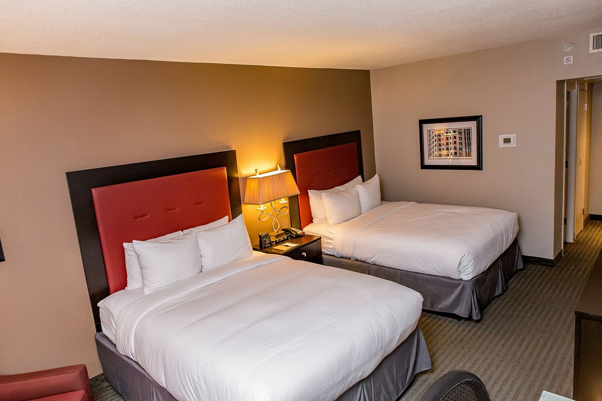 Doubletree By Hilton Hotel Raleigh - Brownstone - University Екстер'єр фото