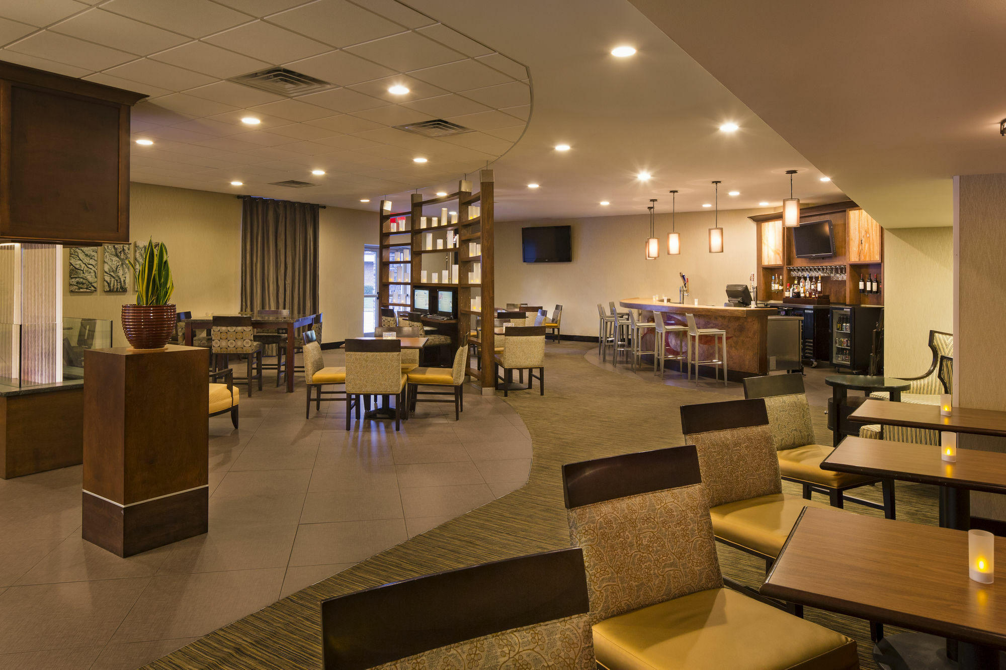 Doubletree By Hilton Hotel Raleigh - Brownstone - University Екстер'єр фото