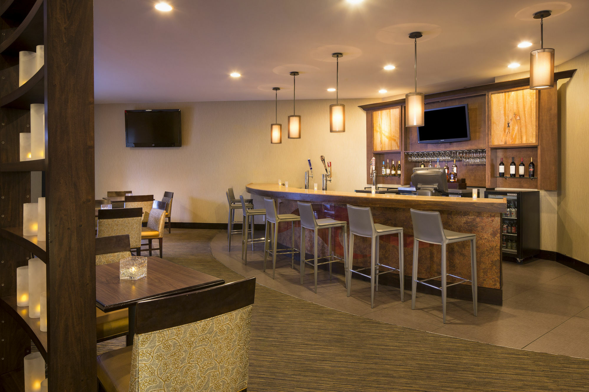 Doubletree By Hilton Hotel Raleigh - Brownstone - University Екстер'єр фото
