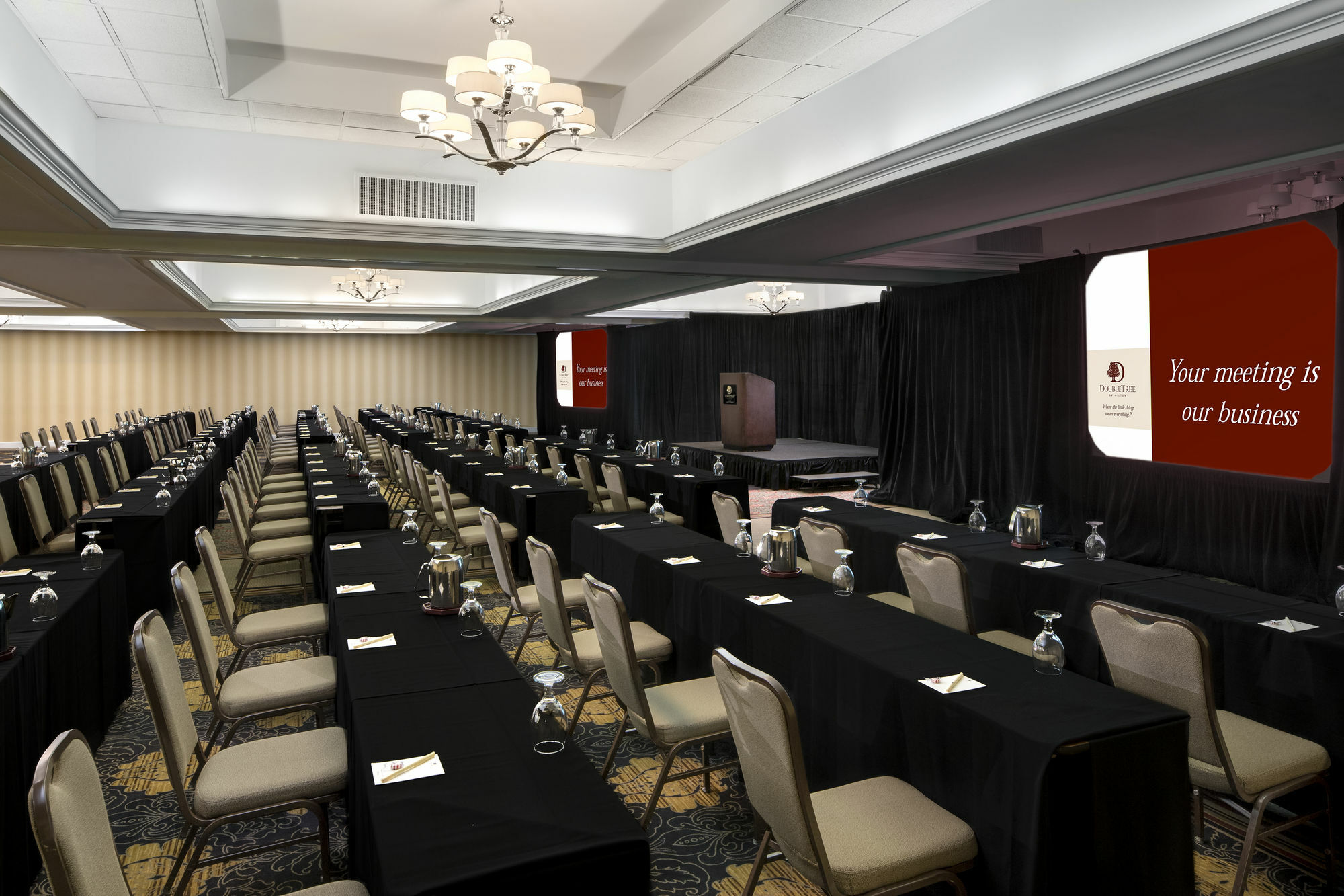 Doubletree By Hilton Hotel Raleigh - Brownstone - University Екстер'єр фото