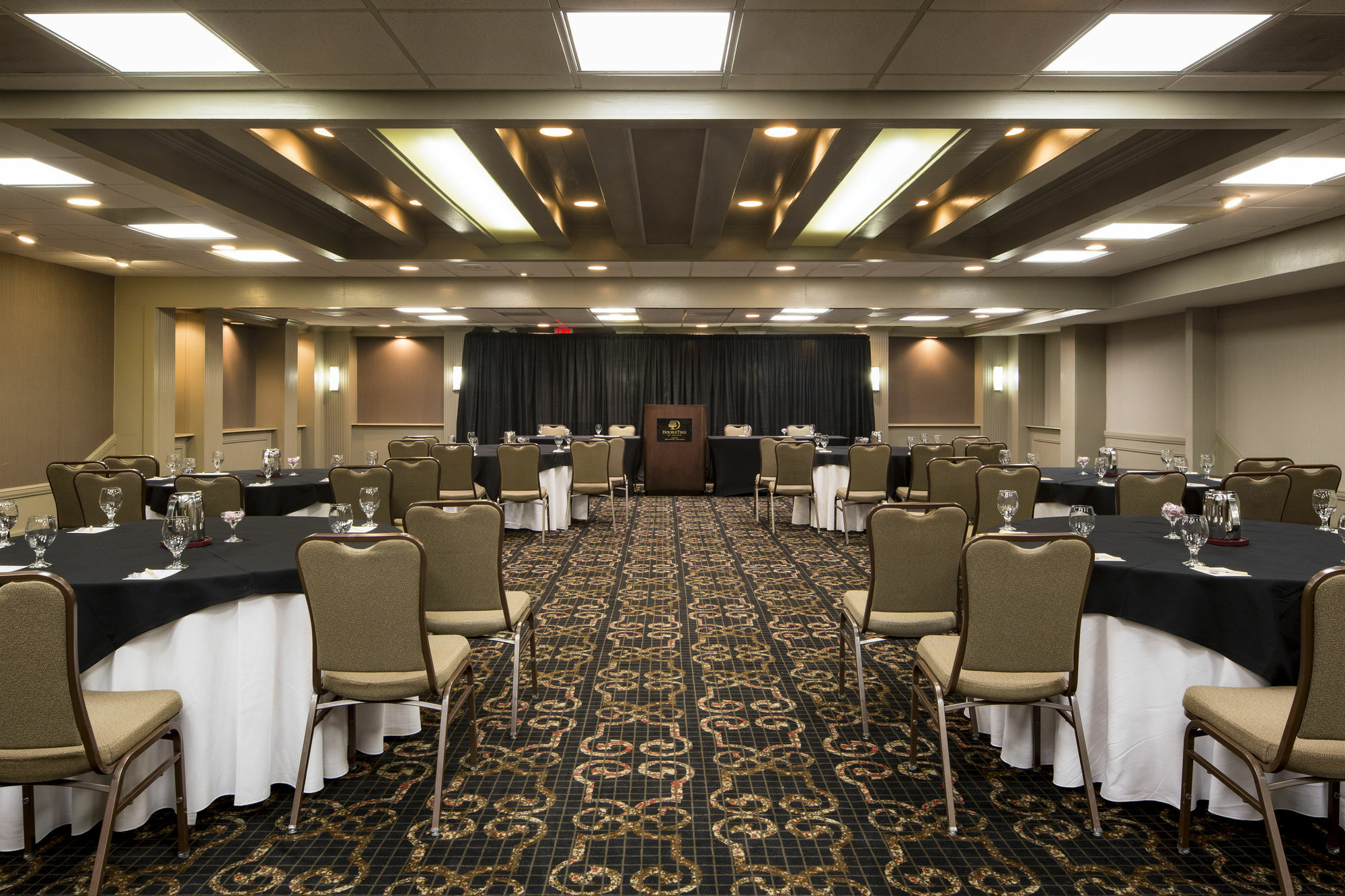 Doubletree By Hilton Hotel Raleigh - Brownstone - University Екстер'єр фото