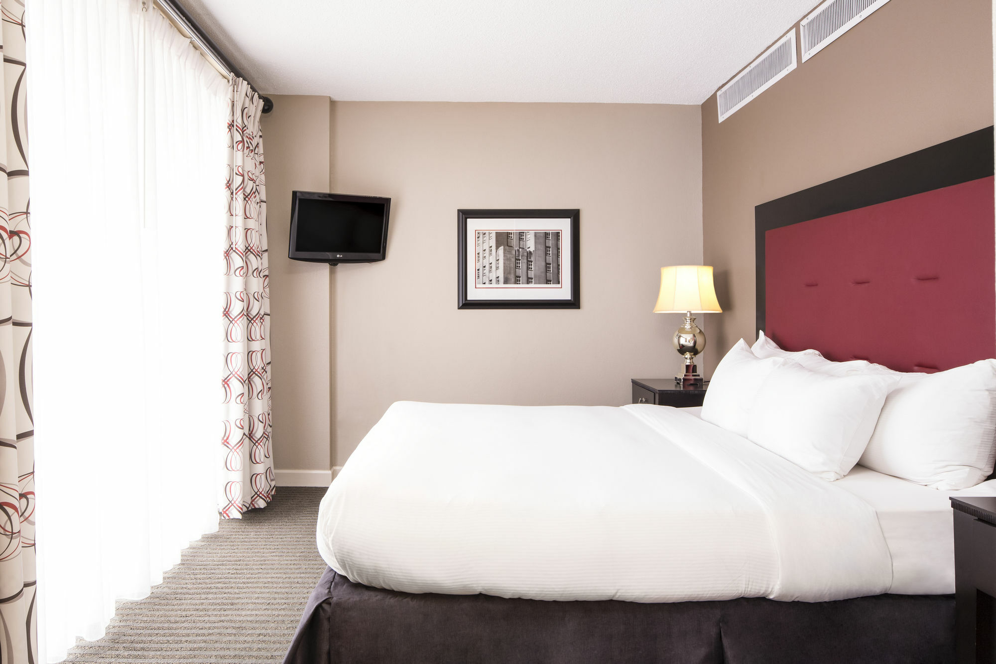 Doubletree By Hilton Hotel Raleigh - Brownstone - University Екстер'єр фото
