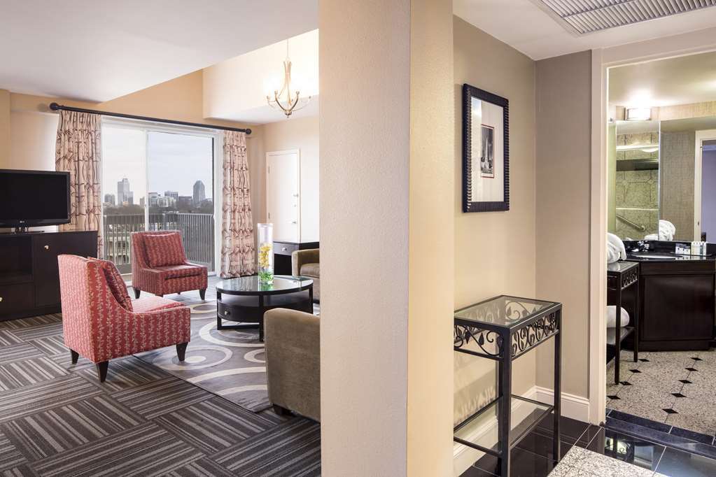 Doubletree By Hilton Hotel Raleigh - Brownstone - University Номер фото